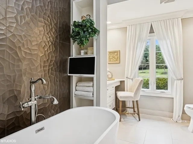 $2,290,000 | 1-404 Caesar Drive, Barrington Hills, IL 60010