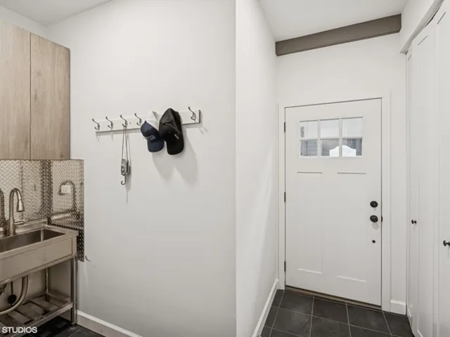 $2,290,000 | 1-404 Caesar Drive, Barrington Hills, IL 60010