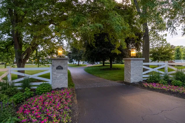 $2,290,000 | 1-404 Caesar Drive, Barrington Hills, IL 60010
