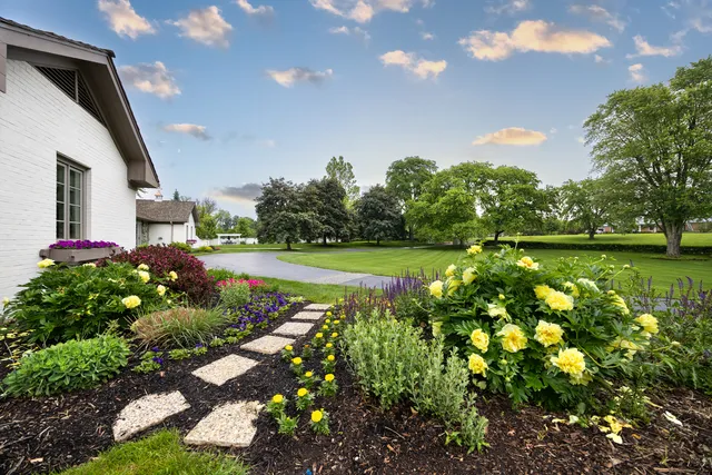 $2,290,000 | 1-404 Caesar Drive, Barrington Hills, IL 60010