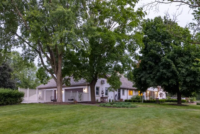 $2,290,000 | 1-404 Caesar Drive, Barrington Hills, IL 60010