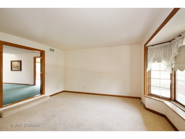 830 Highland Road Frankfort, IL 60423 - Photo 3 of 10