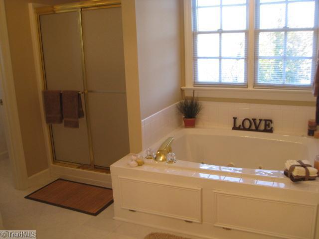 8092 Glengarriff Road Clemmons, NC 27012 - Photo 14 of 16 Master Bath/Spa.