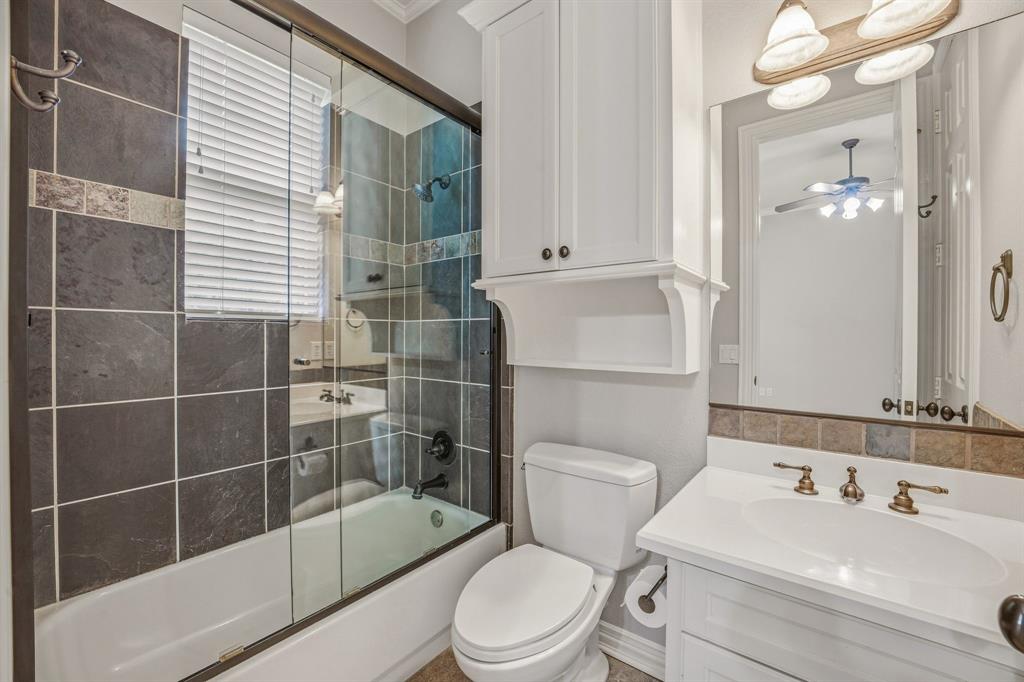 6436 Valley Creek Pilot Point, TX 76258 - Photo 23 of 40 Bedroom 1 bathroom tub shower combo