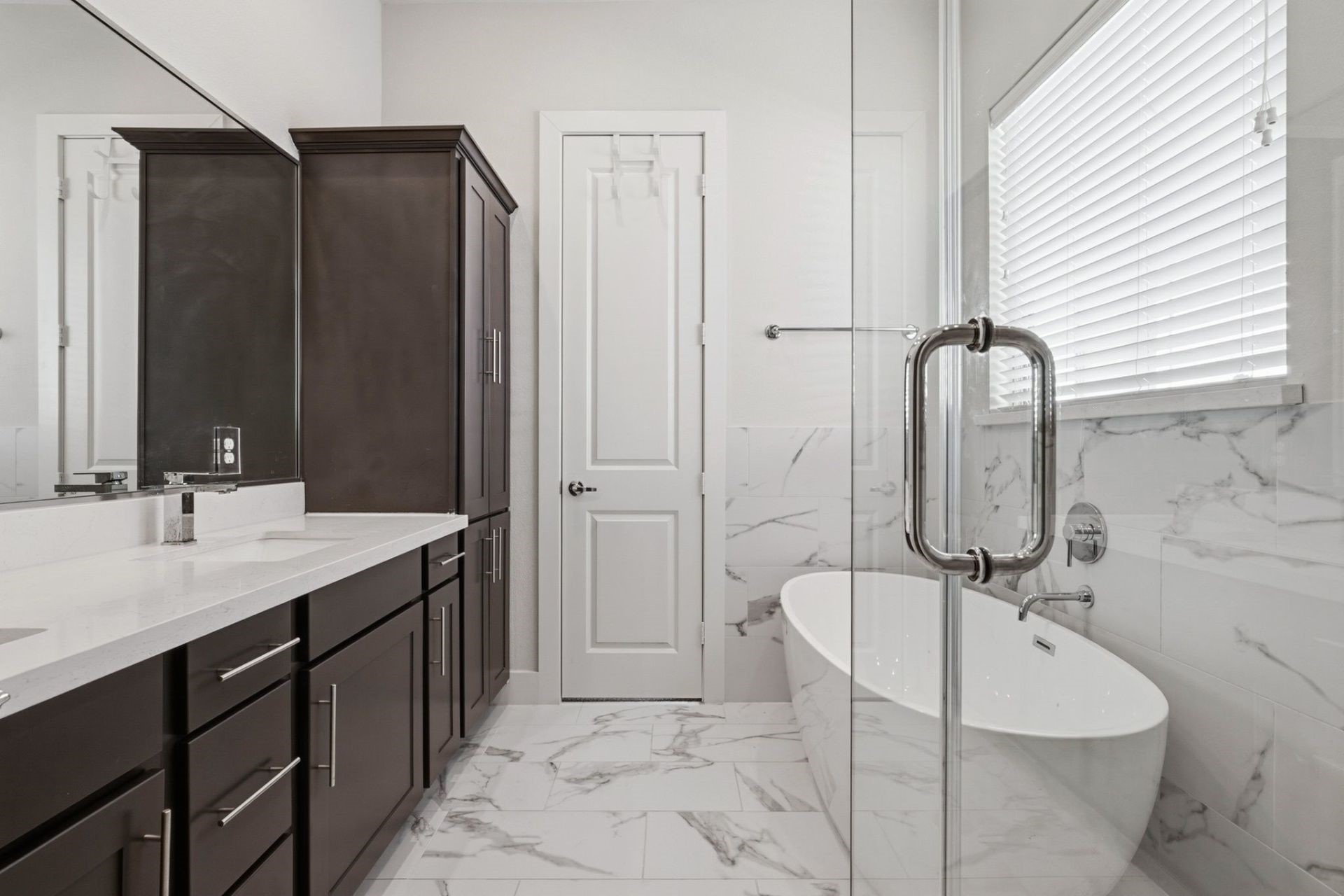 2948 Alice Street Houston, TX 77054 - Photo 14 of 24 a bathroom with a sink and a mirror