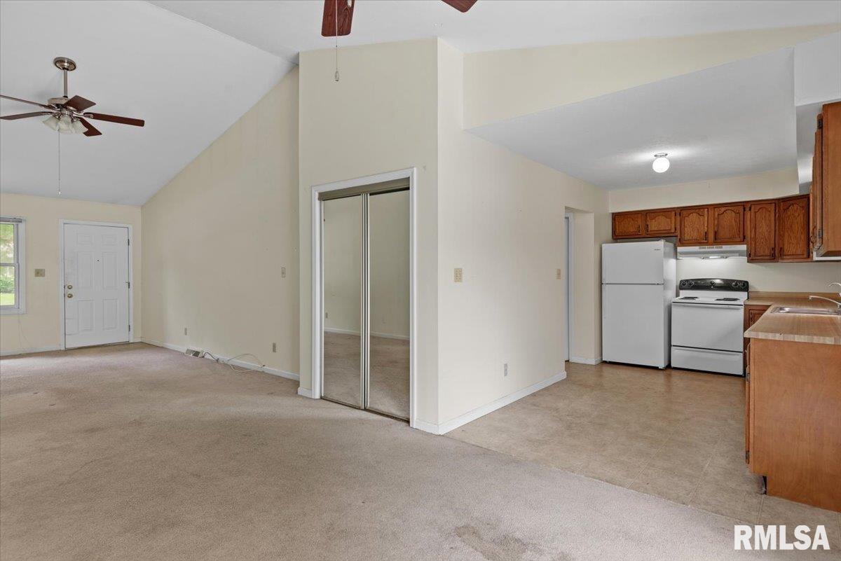 3329 Rawlings Drive Springfield, IL 62704 - Photo 7 of 24