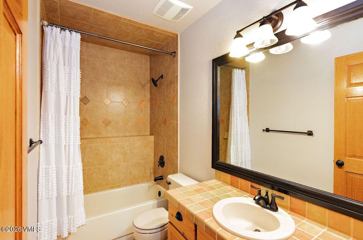 1410 Buffehr Creek Road, Unit B Vail, CO 81657 - Photo 19 of 31 photo_offline_018