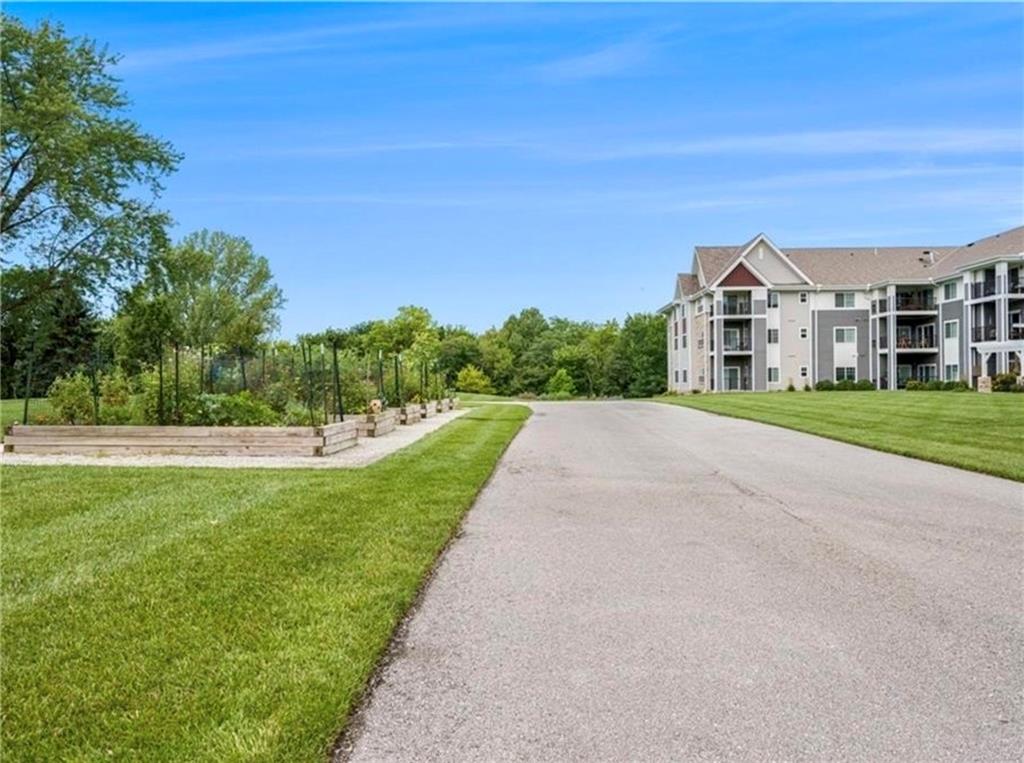 2651 Northwest Barry Road, Unit 102 Kansas City, MO 64151 - Photo 49 of 51