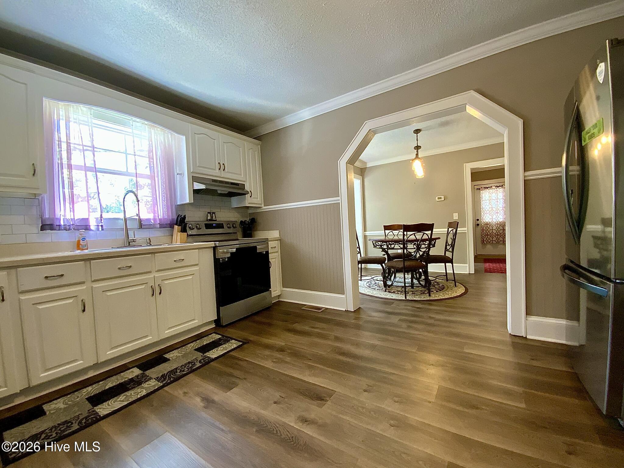 817 Aberdeen Road Laurinburg, NC 28352 - Photo 10 of 39 Kitchen