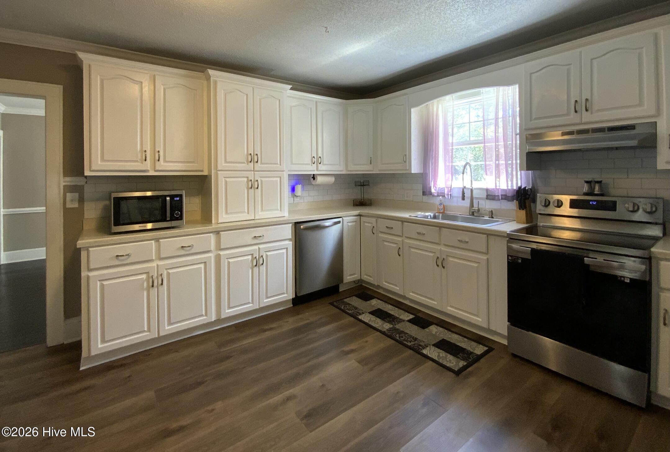 817 Aberdeen Road Laurinburg, NC 28352 - Photo 9 of 39 Kitchen