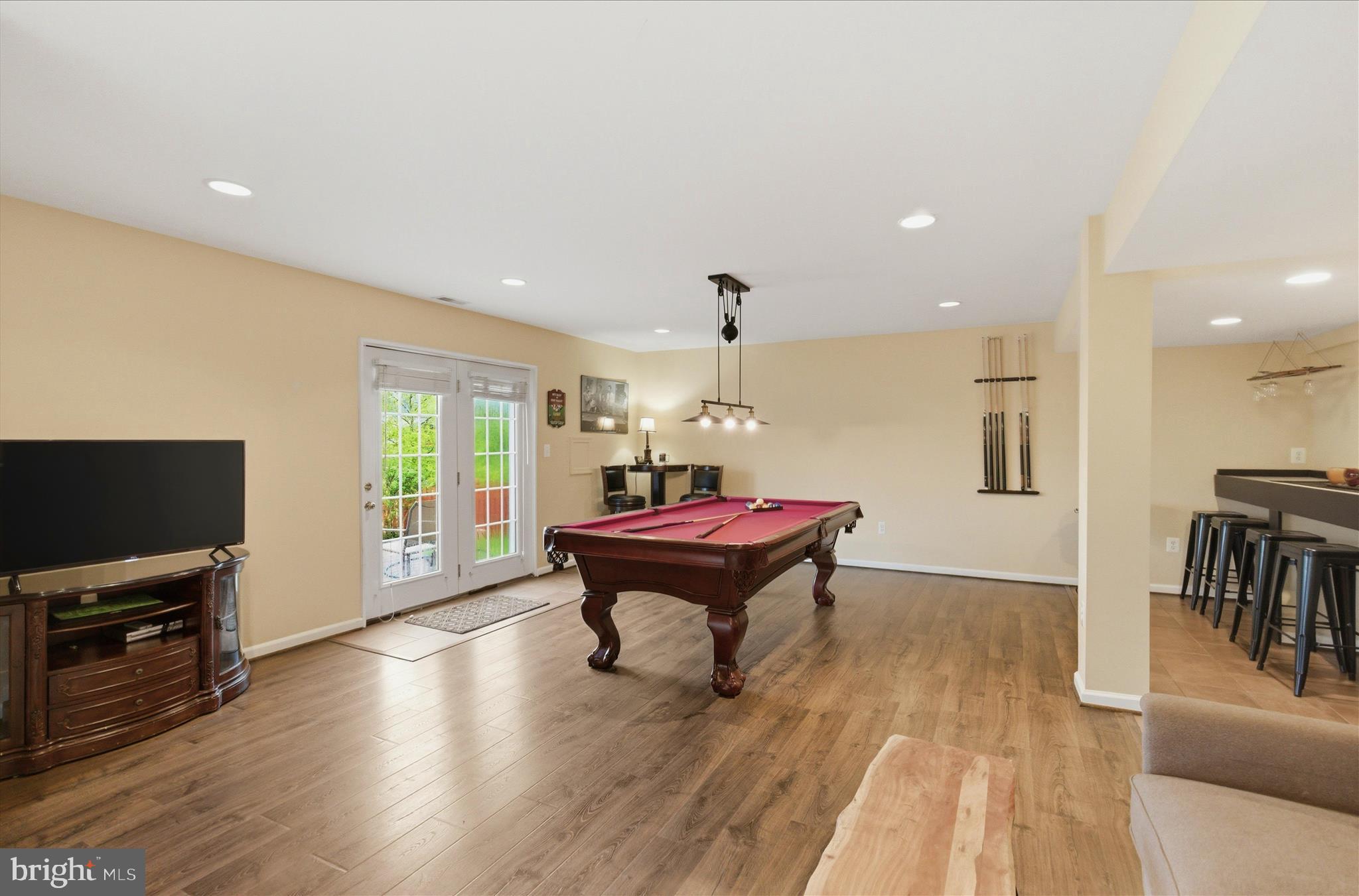 43605 Wembley Lane Chantilly, VA 20152 - Photo 22 of 41 LL Rec Room walk out