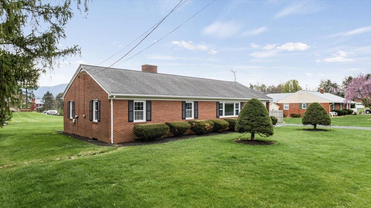 13 Springcrest Drive Luray, VA 22835 - Photo 22 of 41 a view of a house with backyard and garden