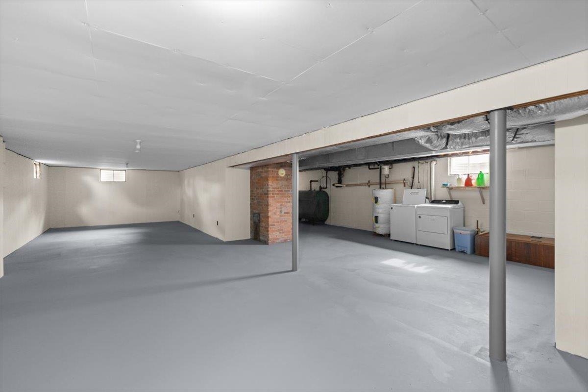 13 Springcrest Drive Luray, VA 22835 - Photo 30 of 41 a view of parking garage