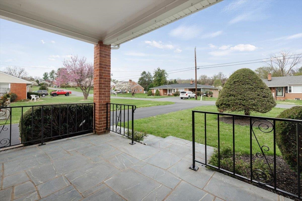 13 Springcrest Drive Luray, VA 22835 - Photo 32 of 41 a view of a garden