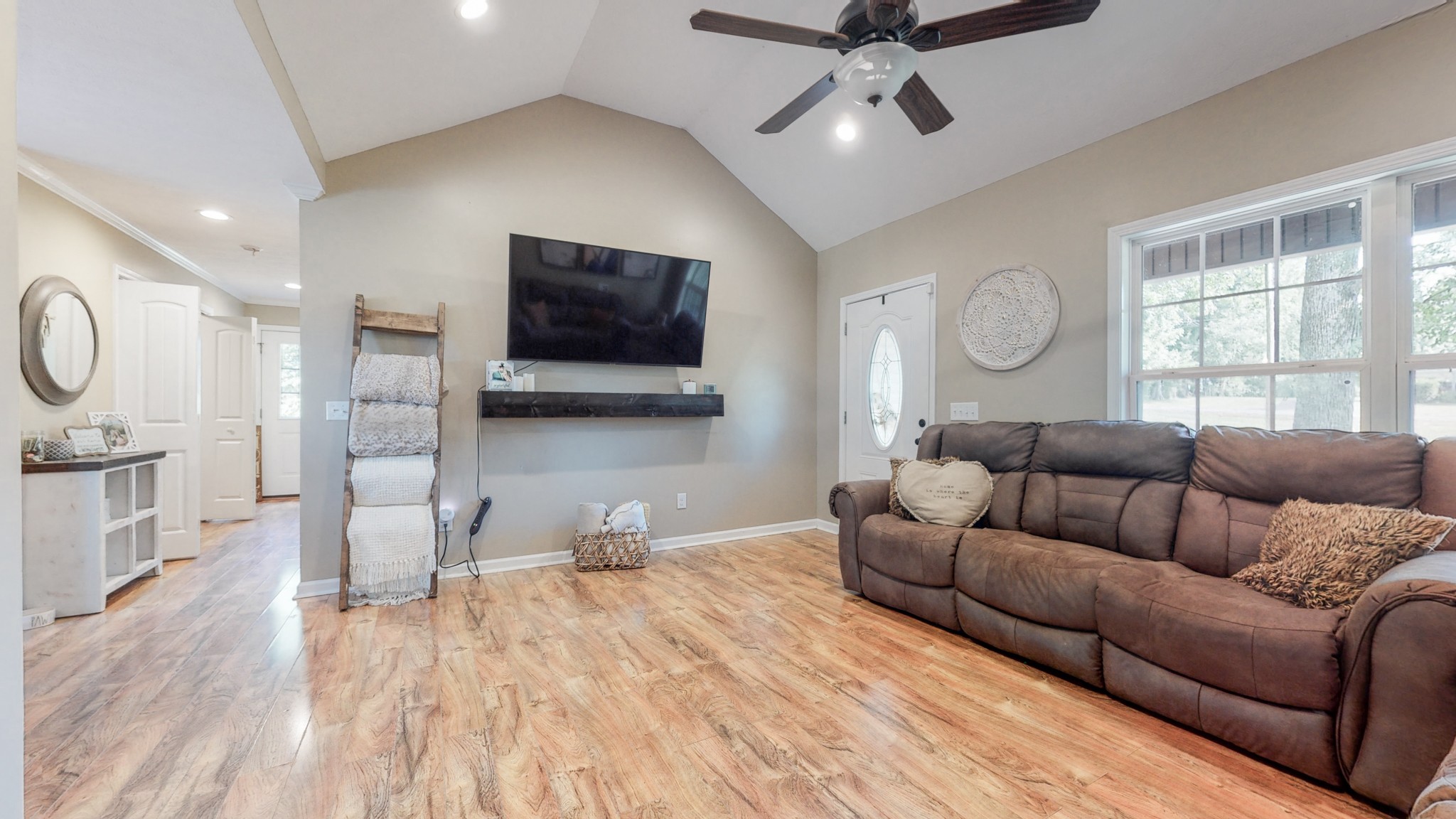2240 Sims Road Shelbyville, TN 37160 - Photo 3 of 30 Gallery Image 3