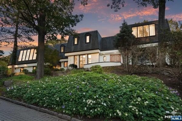 $3,395,000 | 8 Stanton Road, Tenafly, NJ 07670