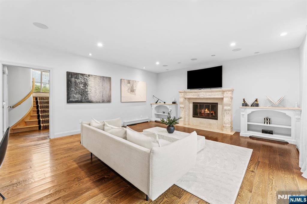 8 Stanton Road Tenafly, NJ 07670 - Photo 11 of 31