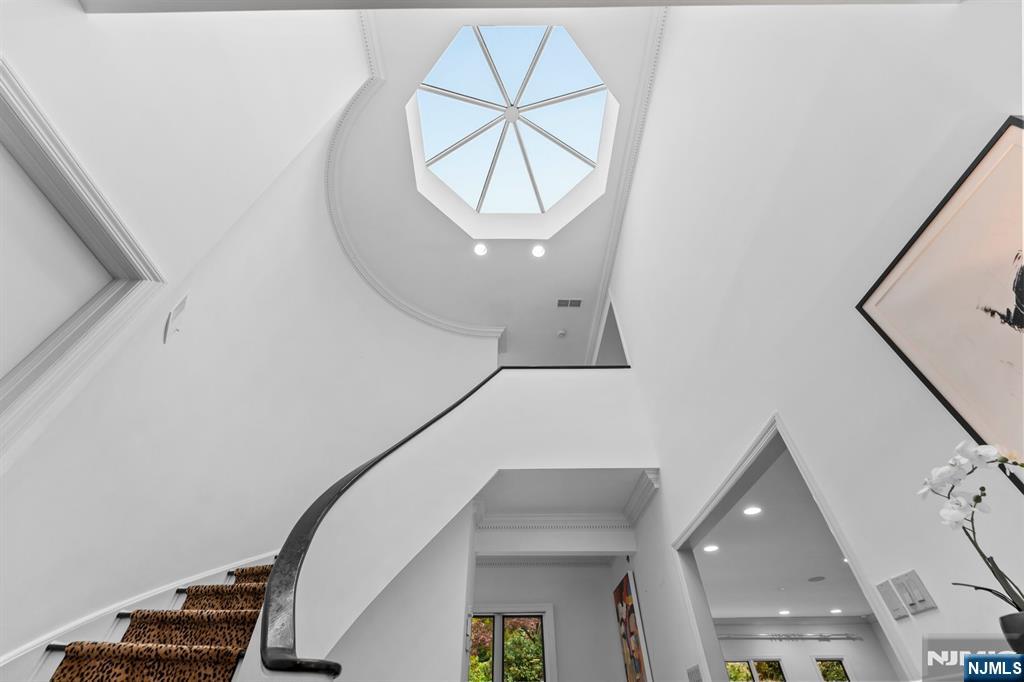 8 Stanton Road Tenafly, NJ 07670 - Photo 14 of 31