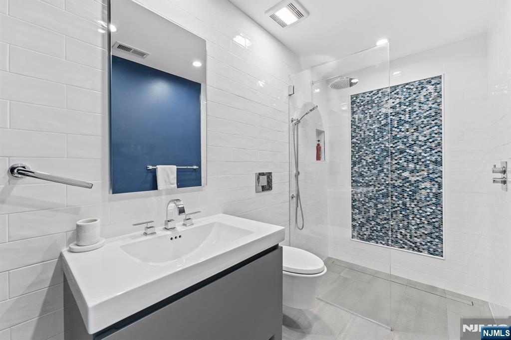 8 Stanton Road Tenafly, NJ 07670 - Photo 18 of 31