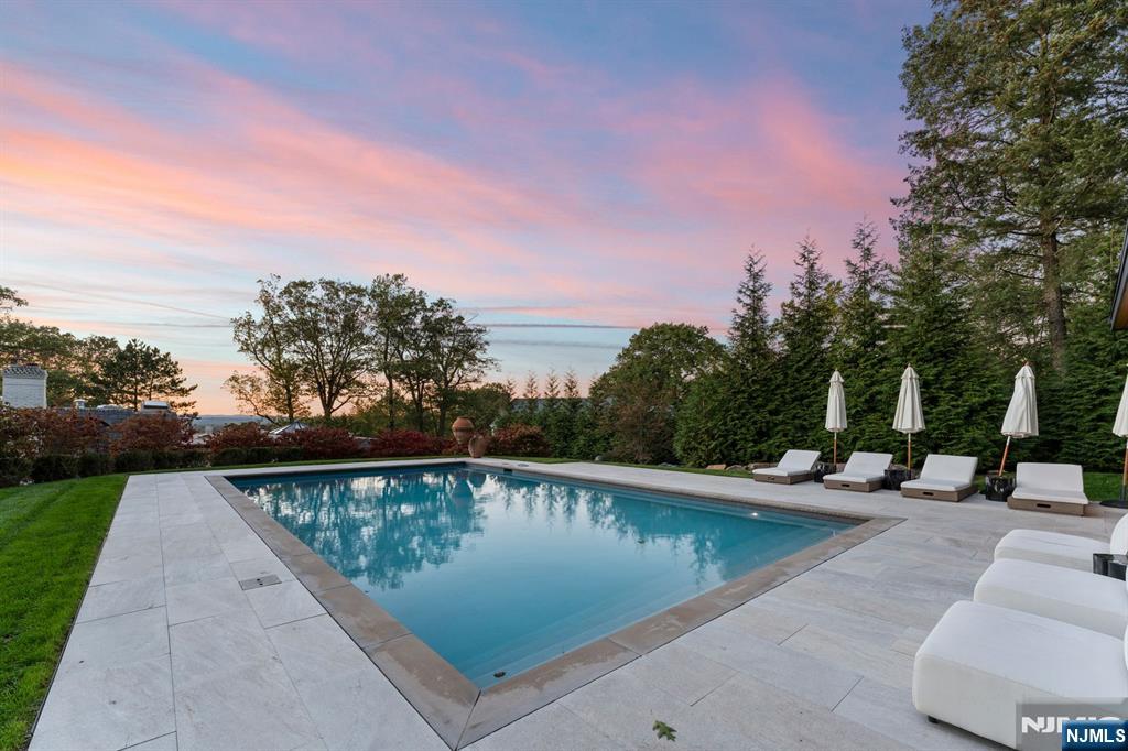 8 Stanton Road Tenafly, NJ 07670 - Photo 2 of 31