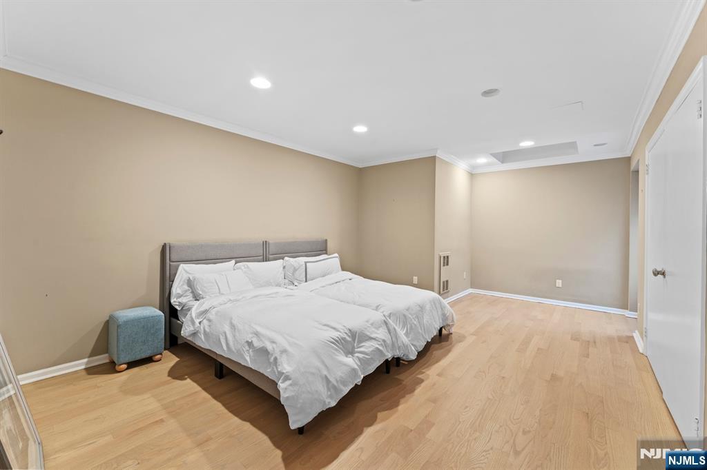 8 Stanton Road Tenafly, NJ 07670 - Photo 21 of 31