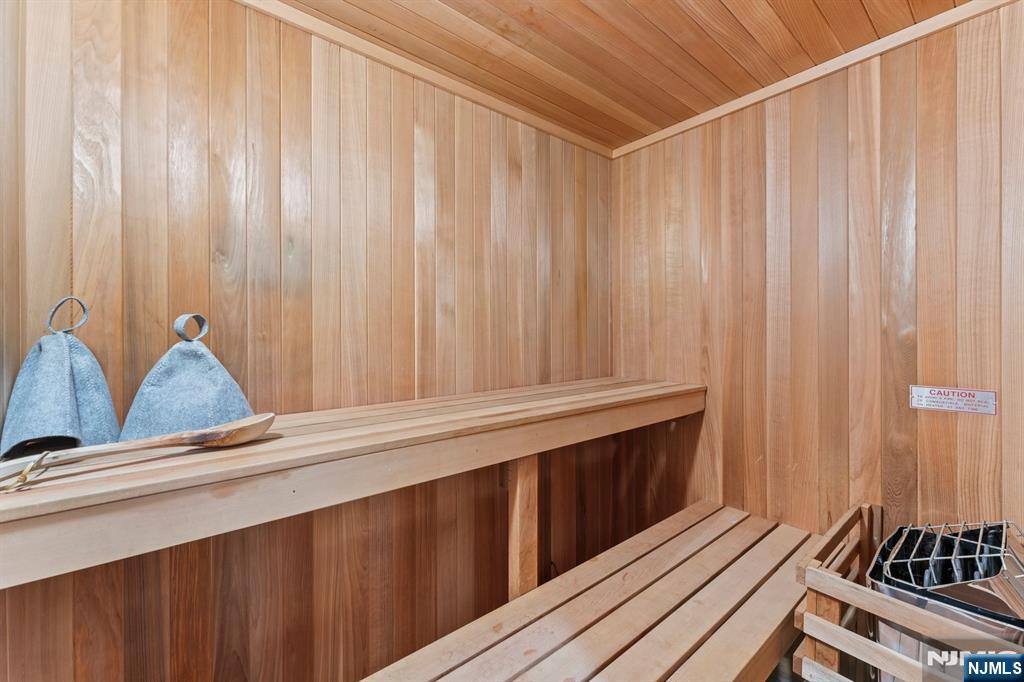 8 Stanton Road Tenafly, NJ 07670 - Photo 26 of 31