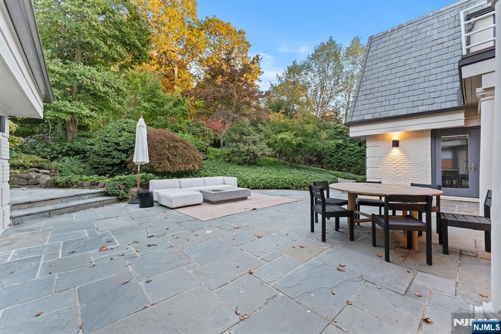 8 Stanton Road Tenafly, NJ 07670 - Photo 28 of 31