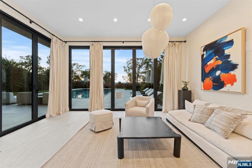 8 Stanton Road Tenafly, NJ 07670 - Photo 5 of 31