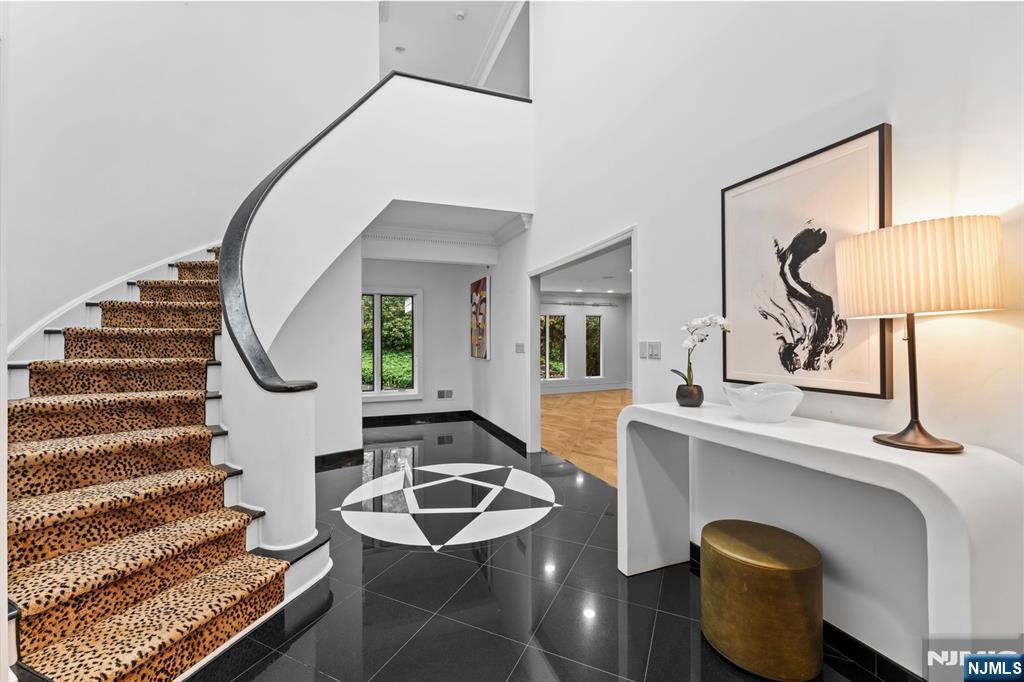 8 Stanton Road Tenafly, NJ 07670 - Photo 6 of 31