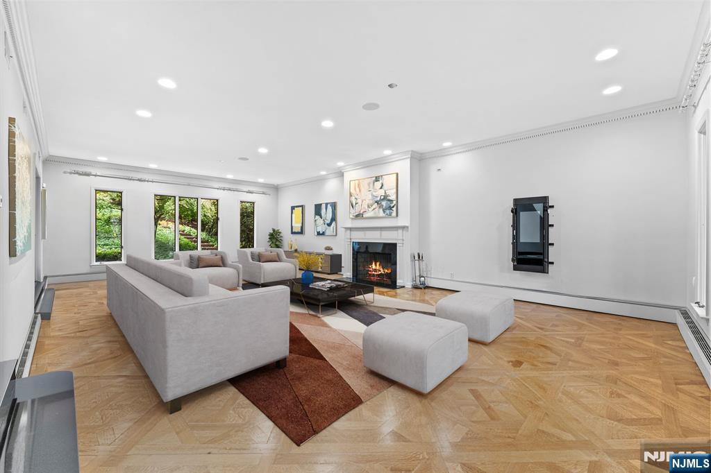 8 Stanton Road Tenafly, NJ 07670 - Photo 7 of 31