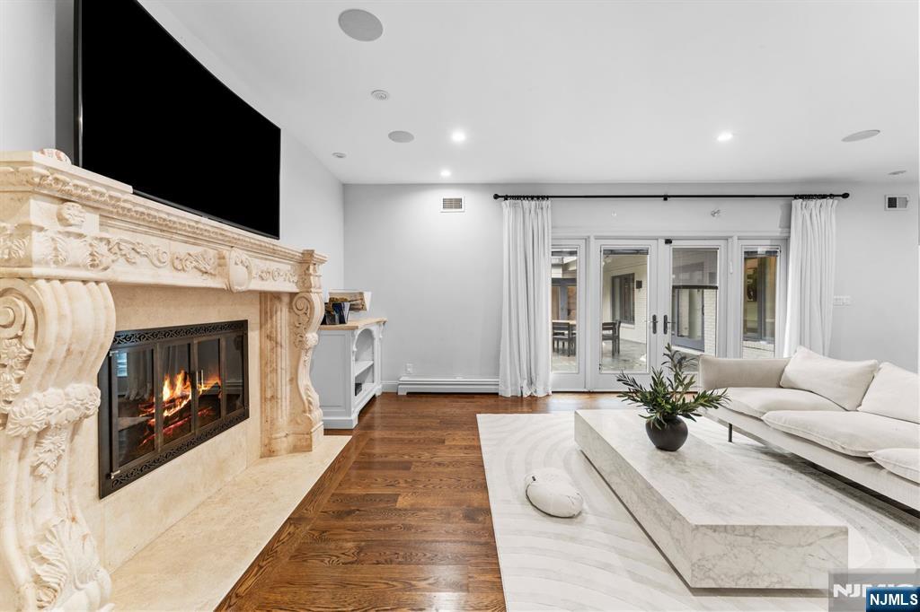 8 Stanton Road Tenafly, NJ 07670 - Photo 10 of 31