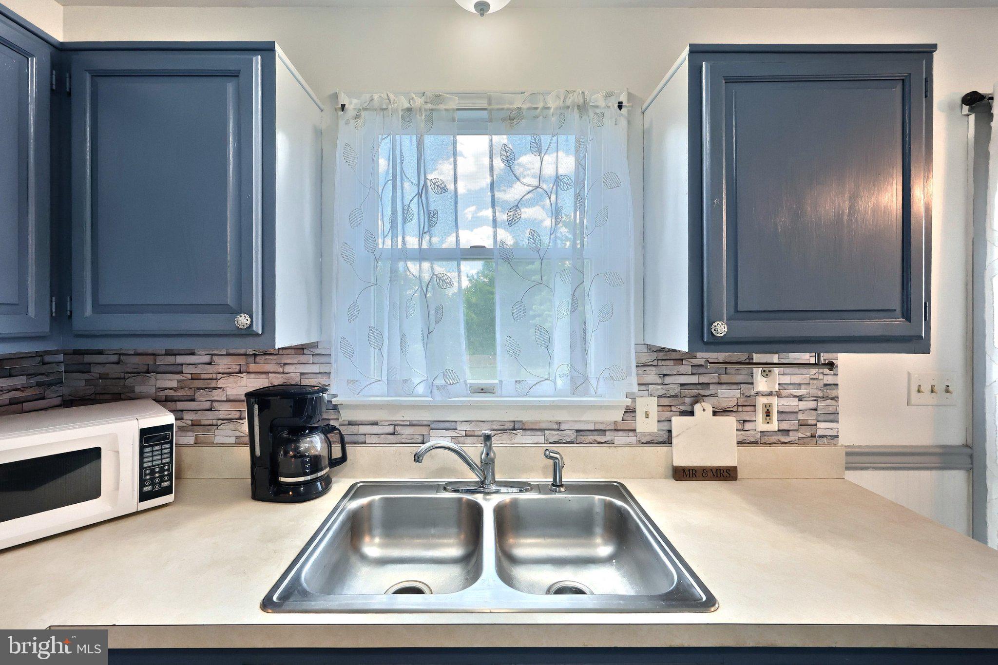 3116 Grandview Road Hanover, PA 17331 - Photo 10 of 35 Bright and inviting kitchen space.