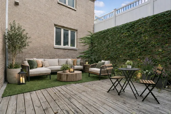 $825,000 | 1251 West Fletcher Street, Unit E, Chicago, IL 60657