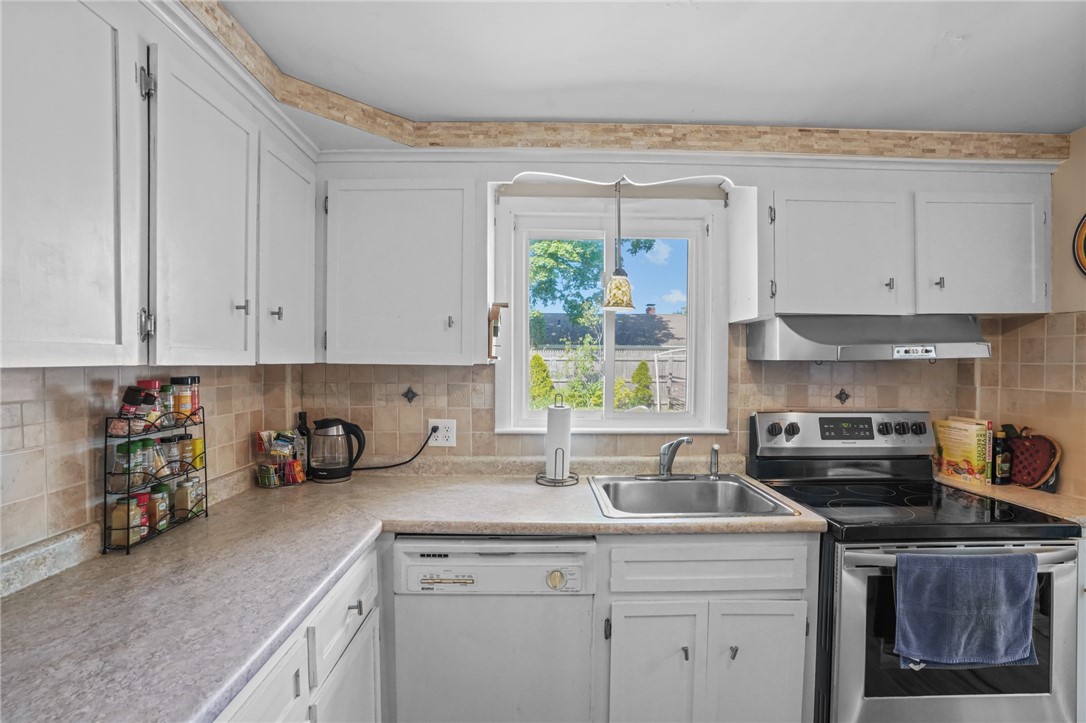 45 Honeysuckle Road Warwick, RI 02888 - Photo 11 of 36 Kitchen
