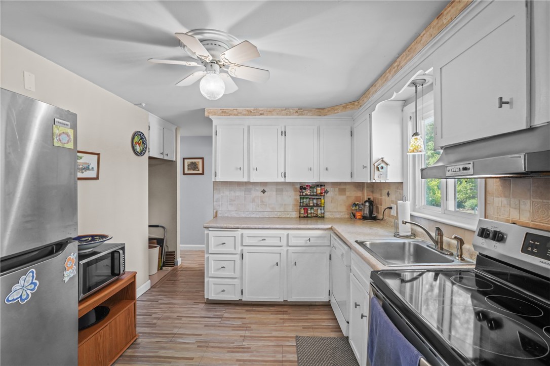 45 Honeysuckle Road Warwick, RI 02888 - Photo 10 of 36 Kitchen