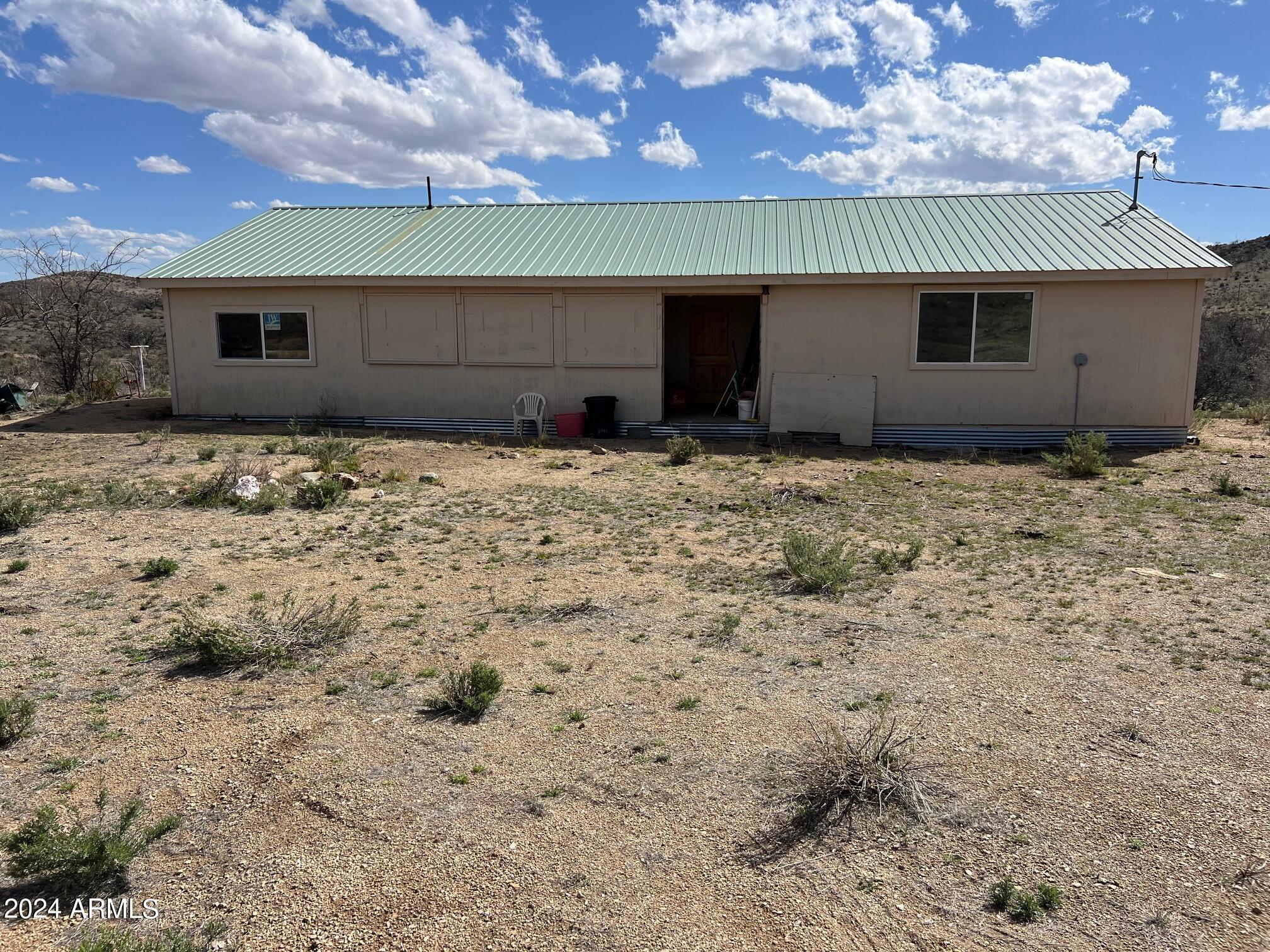 8273 East Stagecoach Road Willcox, AZ 85643 - Photo 2 of 31 Front