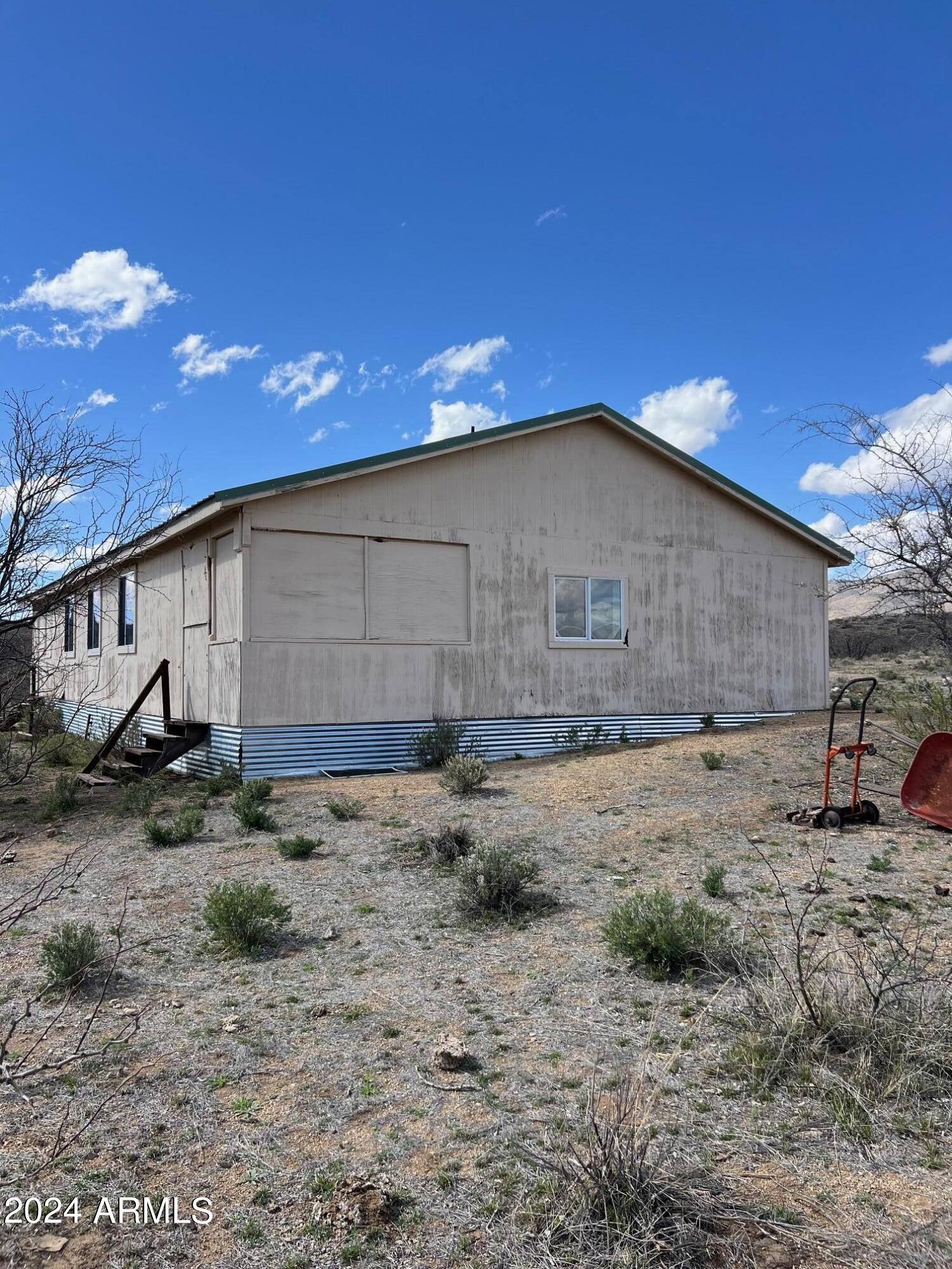 8273 East Stagecoach Road Willcox, AZ 85643 - Photo 4 of 31 east side