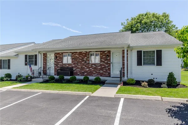 $299,900 | 4 Scenery Lane, Johnston, RI 02919