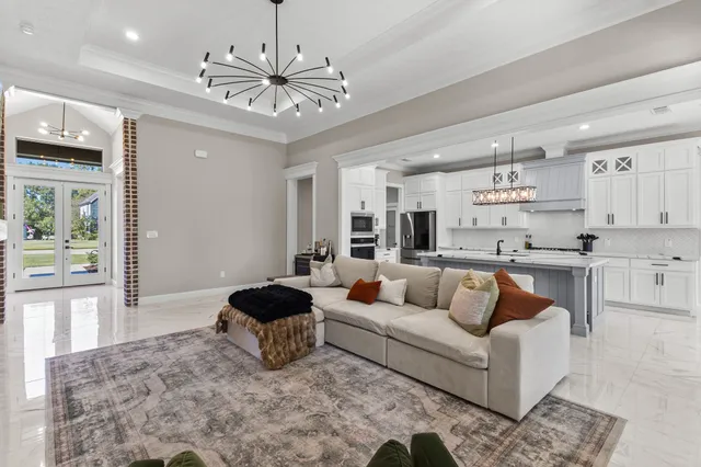 $465,000 | 245 West Caldwood Drive, Beaumont, TX 77707