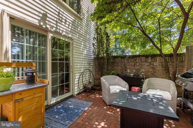 $1,100,000 | 1932 North Daniel Street, Arlington, VA 22201