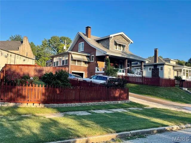 $249,900 | 30 Grand Avenue, Belleville, IL 62220