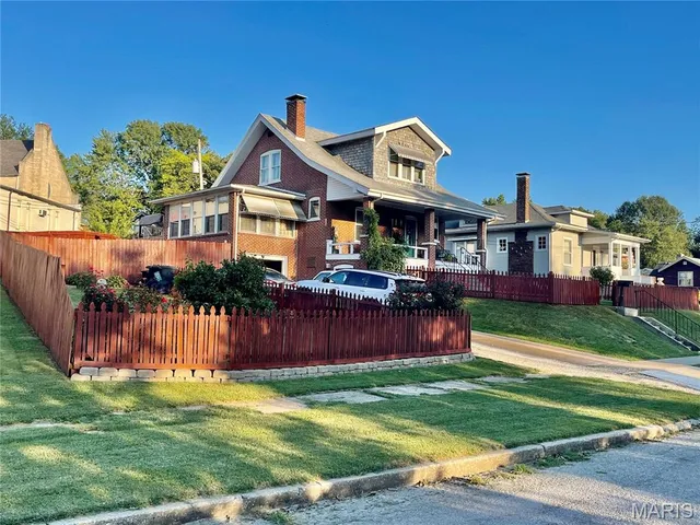 $249,900 | 30 Grand Avenue, Belleville, IL 62220