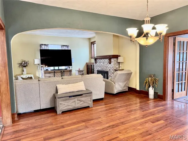 $249,900 | 30 Grand Avenue, Belleville, IL 62220