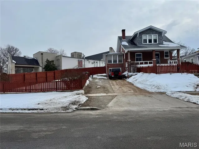 $249,900 | 30 Grand Avenue, Belleville, IL 62220