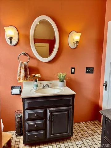 $249,900 | 30 Grand Avenue, Belleville, IL 62220