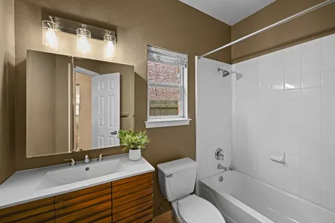 $670,000 | 2823 Lantana Ridge Drive, Austin, TX 78732