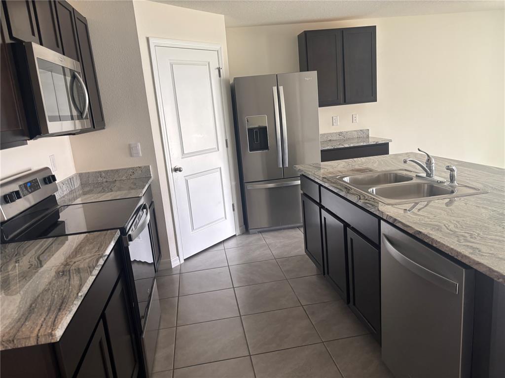 6670 Southeast 3rd Loop Ocala, FL 34472 - Photo 4 of 7