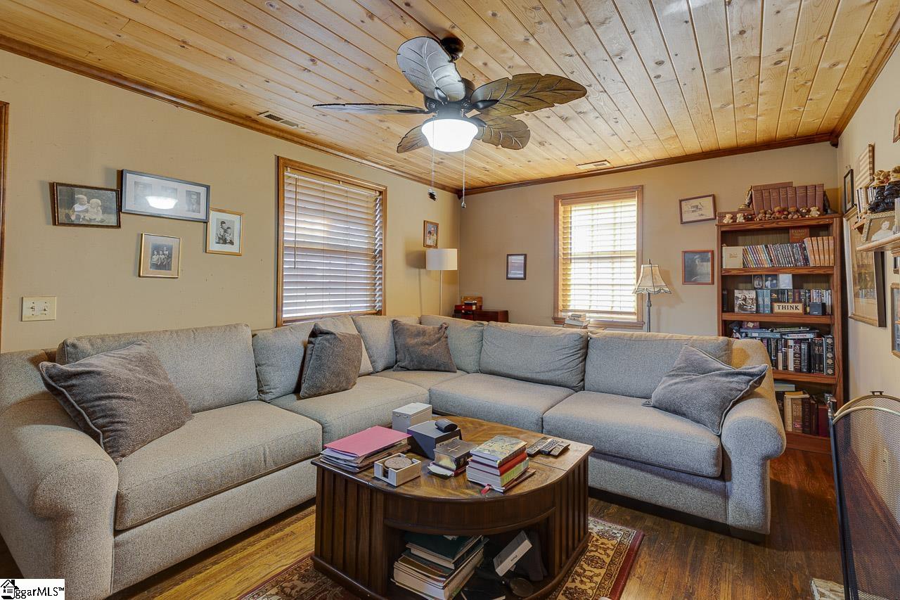 231 Perry Avenue Simpsonville, SC 29681 - Photo 4 of 19 Gallery Image 4