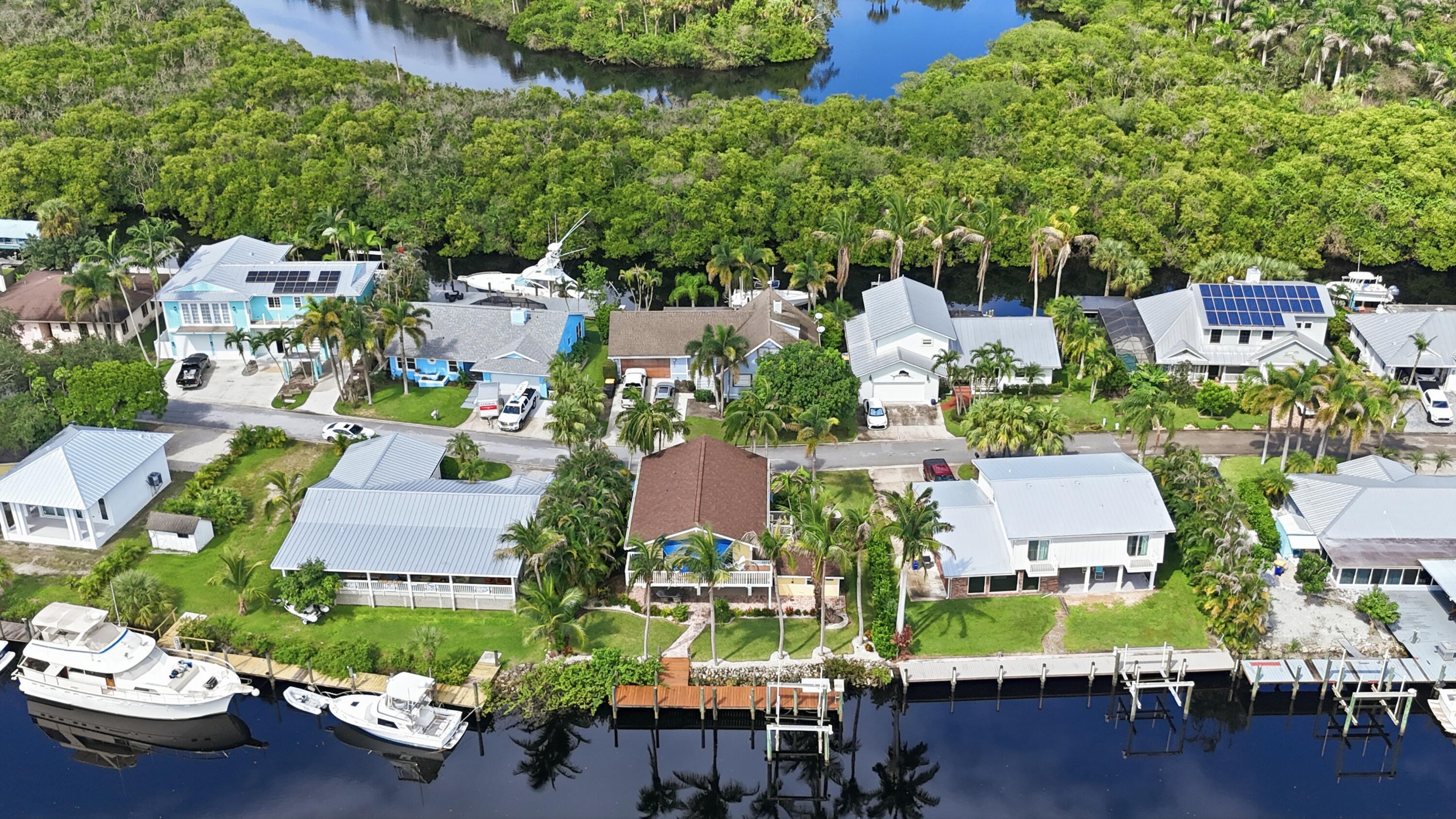 690 Southwest Salerno Road Stuart, FL 34997 - Photo 7 of 26 5_backyard