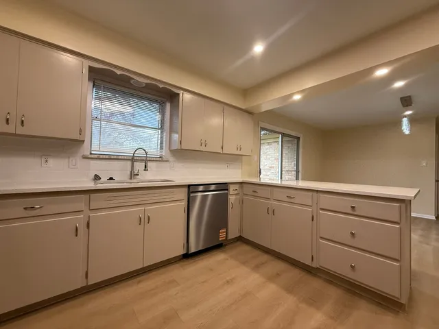 $2,495 | 4603 Roundup Trail, Austin, TX 78745